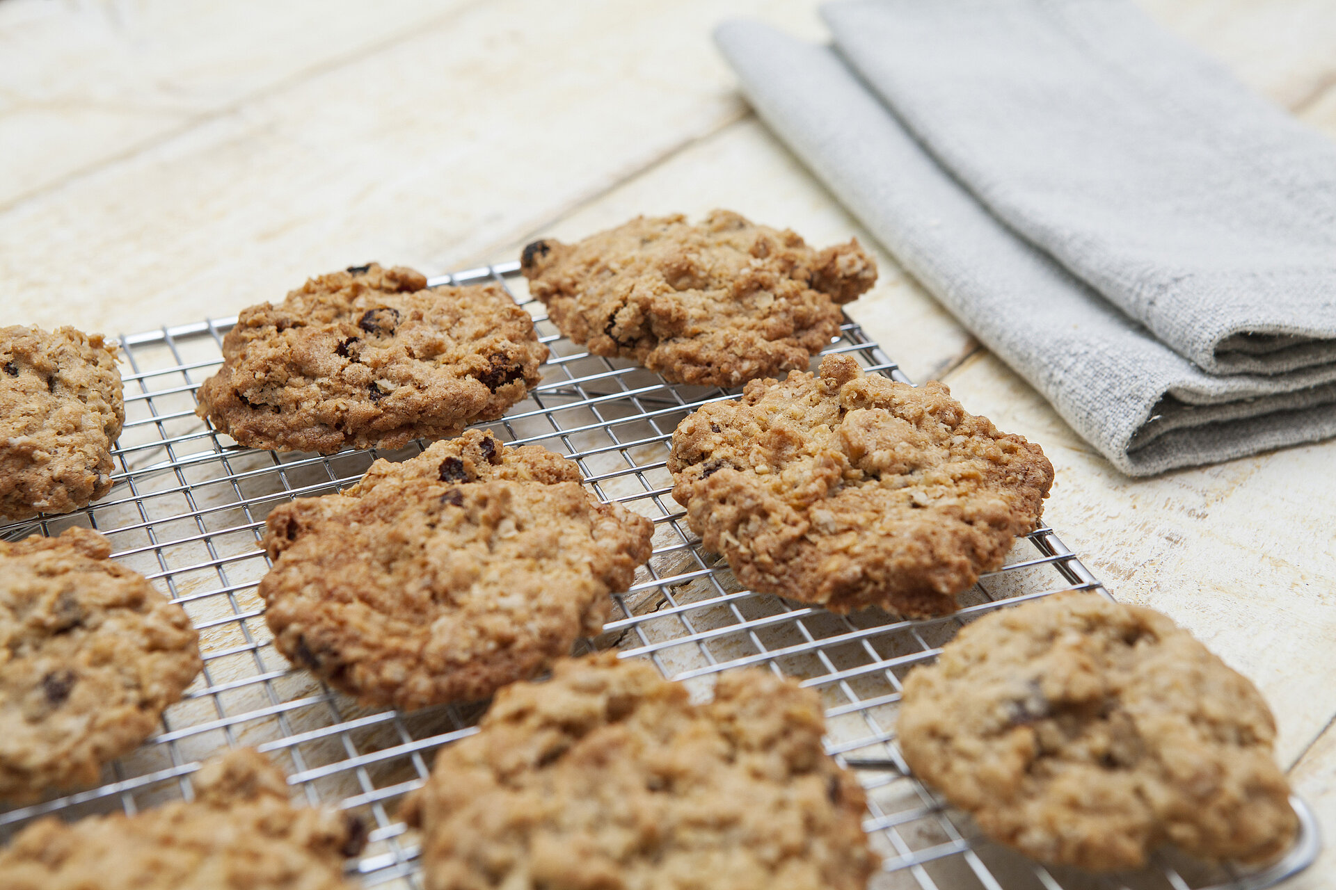 havermoutkoekjes op een plaat,