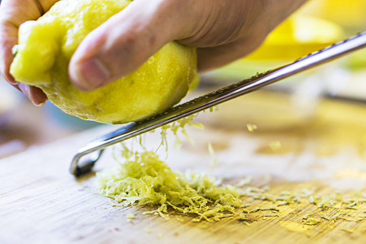 Hoe maak ik gemakkelijk citroenrasp