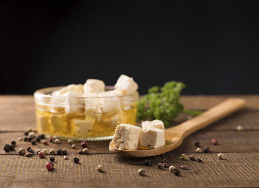 Hoe maak je feta in olie?