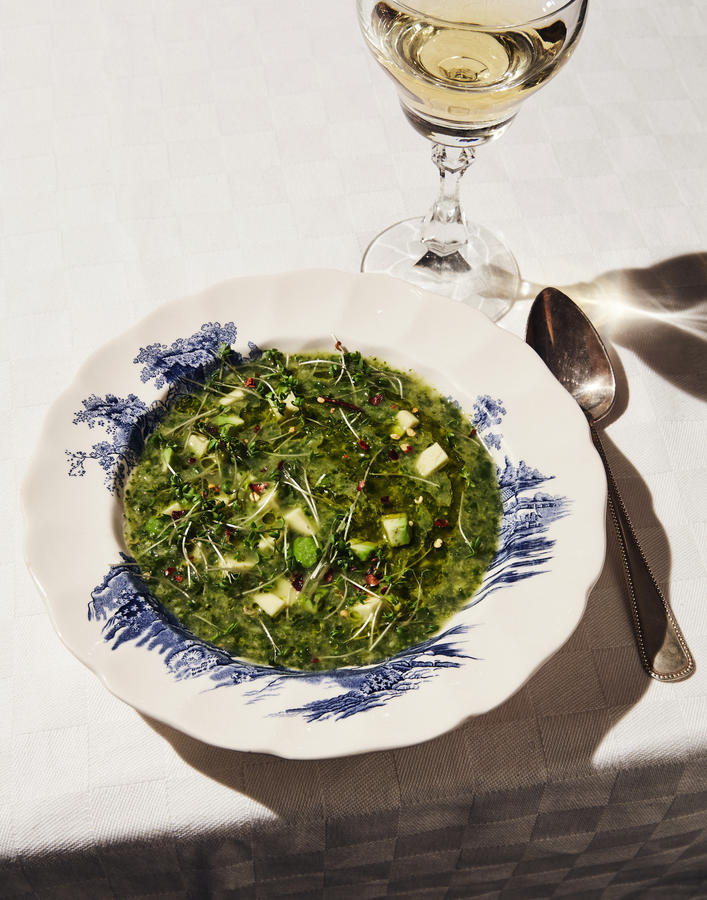 Broccoli-spinaziesoep met avocado