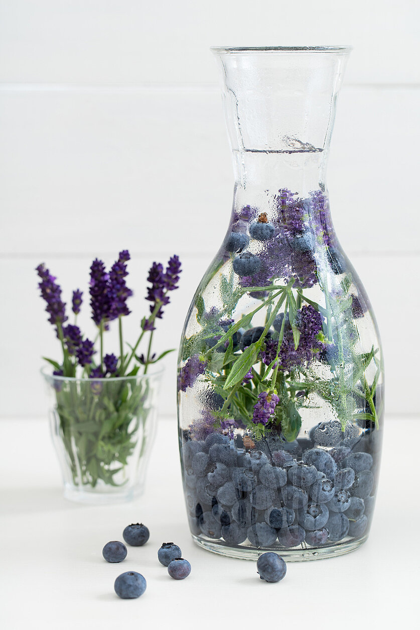 Lavendelwater met blauwe bessen