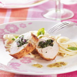 Gevulde kipfilet met pesto-olie