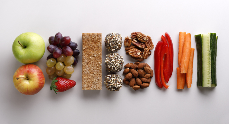 Groente fruit en repen naast elkaar