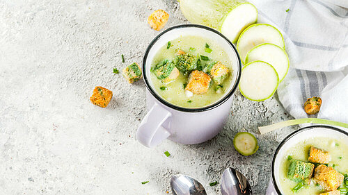courgettesoep met knoflookcroutons Courgettesoep met knoflookcroutons