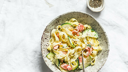 tagliatelle met zalm en courgette
