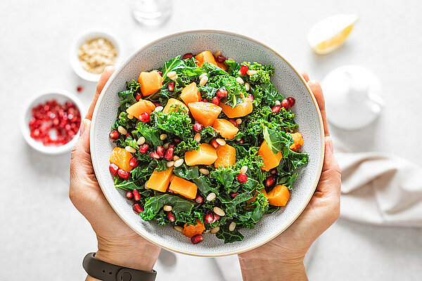 Fruit in een winterse salade