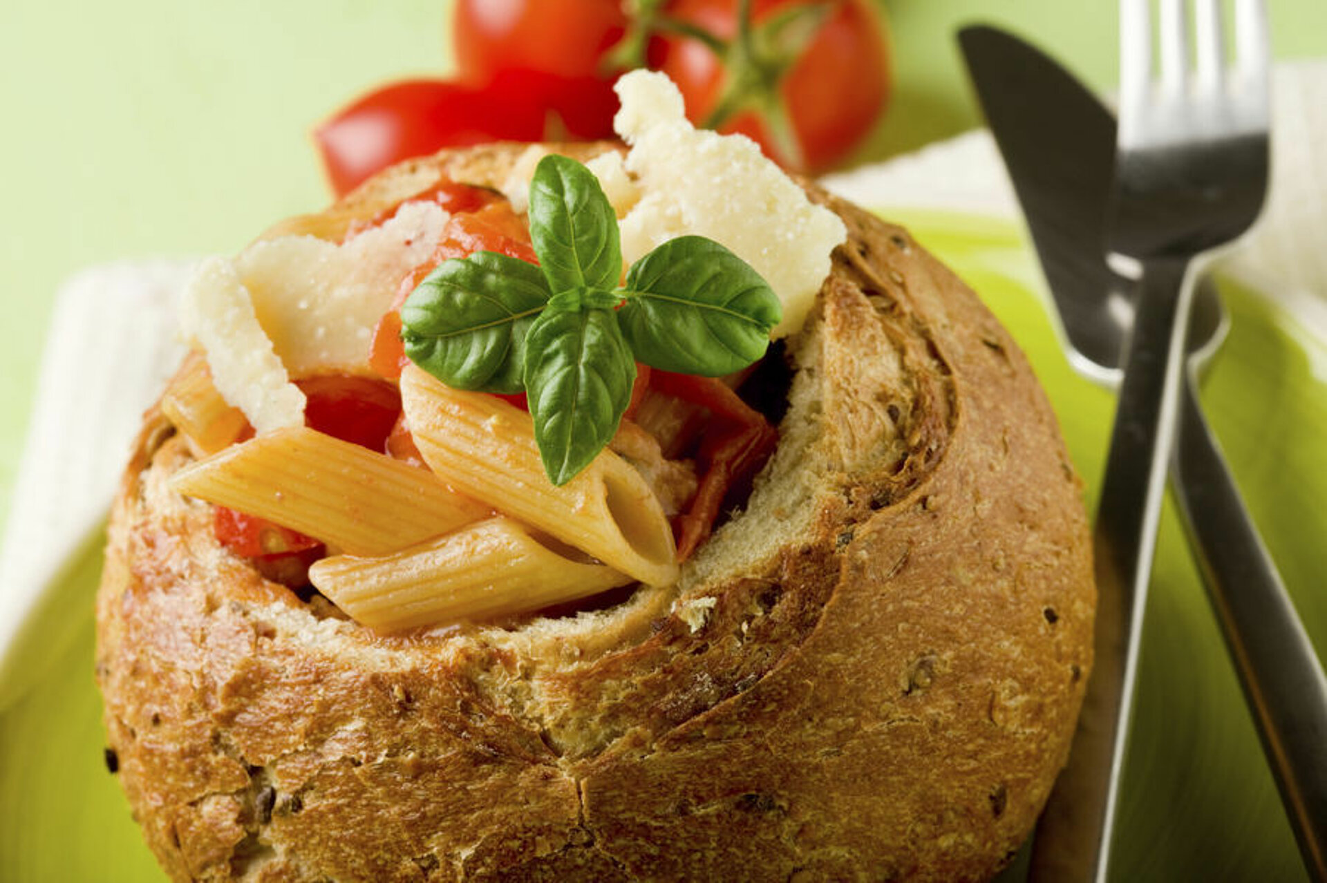 Gevuld brood met chorizosalade