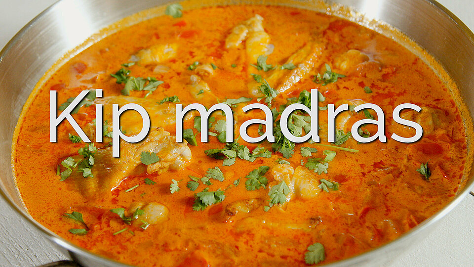 Kip madras, gegarneerd met koriander
