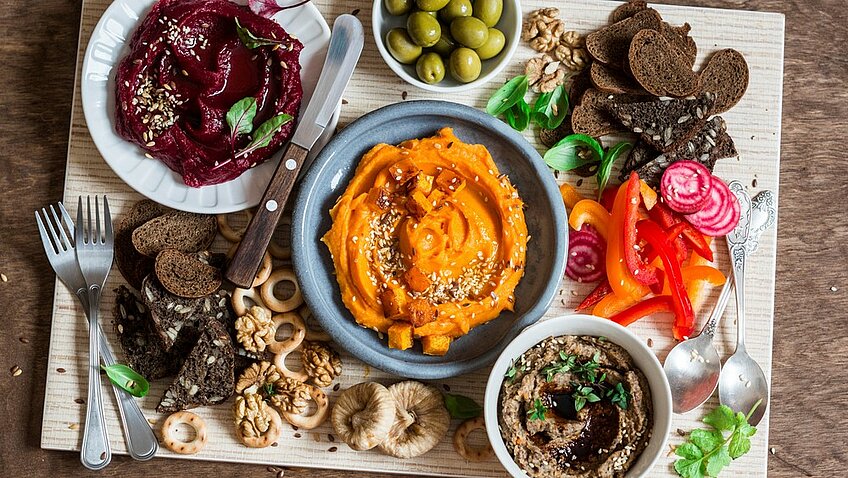 borrelplank met dips homemade
