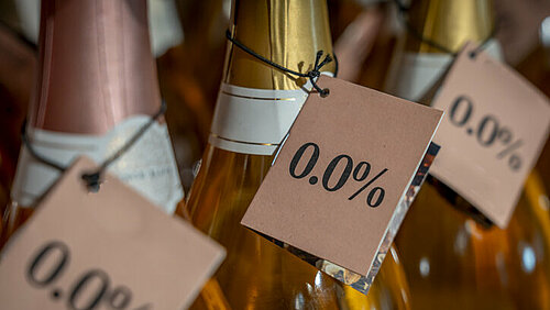 wijnflessen met etiket 0%