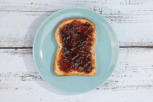Waarom niet alle appelstroop veel ijzer levert snee brood besmeerd met appelstroop
