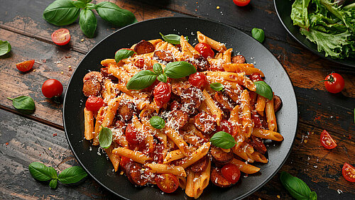 Tomatenpasta met runderbraadworst