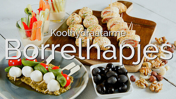 tafel met koolhydraatarme borrelhapjes