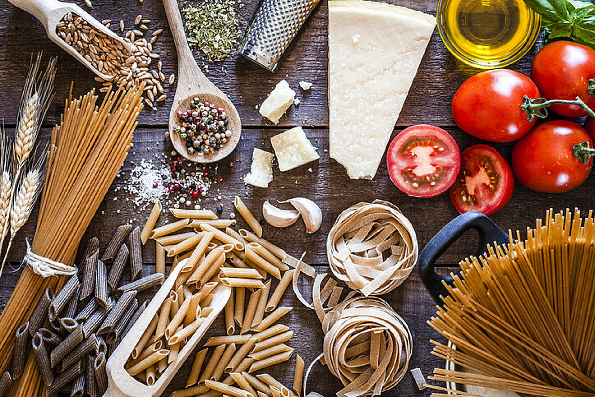 in 5 stappen naar een gezonde pastamaaltijd elementen in een pasta maaltijd: volkoren en groenten