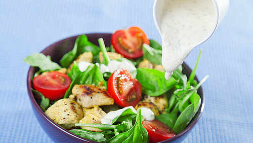 Kip avocado salade met een twist Kip avocado salade met een twist