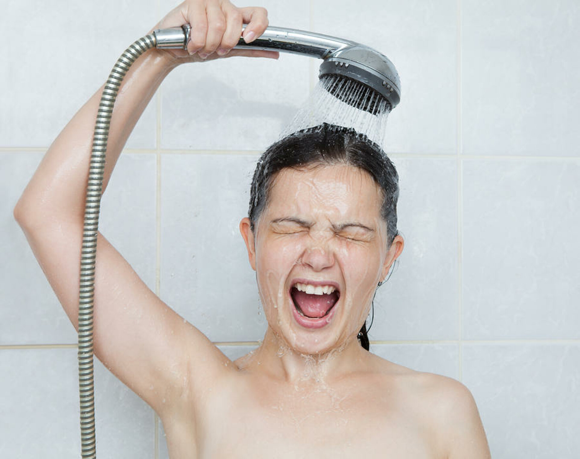 Fris begin met koude douche Fris begin met koude douche