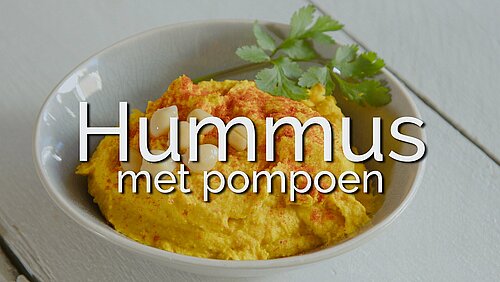 pompoenhummus in een schaaltje