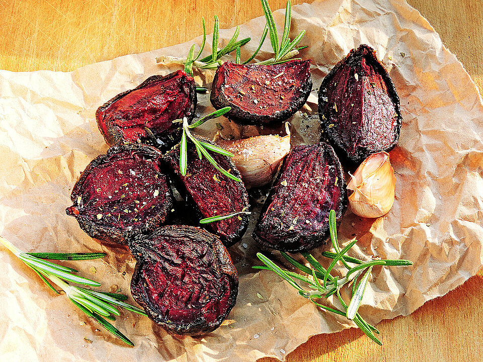 Geroosterde bieten met knoflook