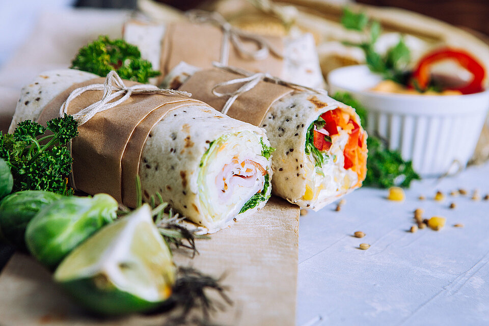 Wrap met groenten en zalm
