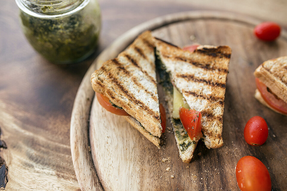 Sandwich met walnotenpesto
