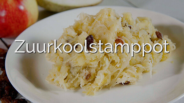 zuurkoolstamppot op bord