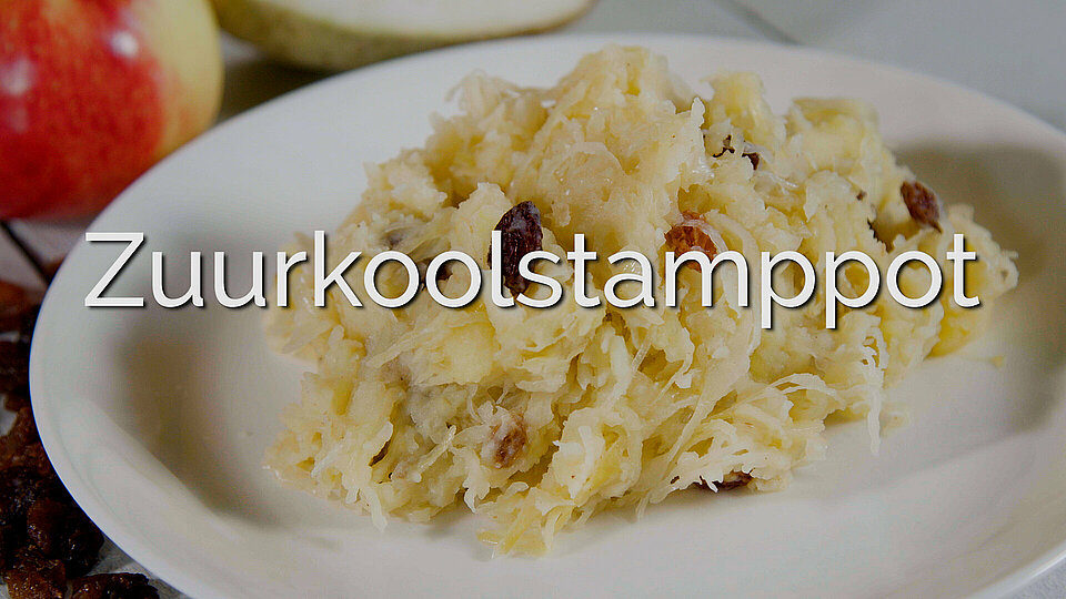 zuurkoolstamppot op bord