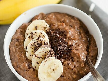 Havermout met chocolade en banaan uit de oven