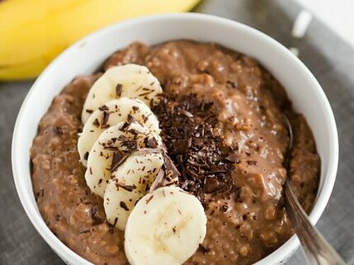 Havermout met chocolade en banaan uit de oven Havermout met chocolade en banaan uit de oven