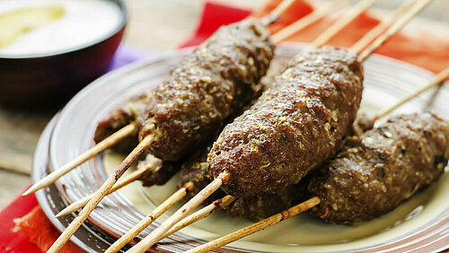 Hoe maak je köfte (mediterrane gehaktspiesjes)? Hoe maak je köfte (mediterrane gehaktspiesjes)?