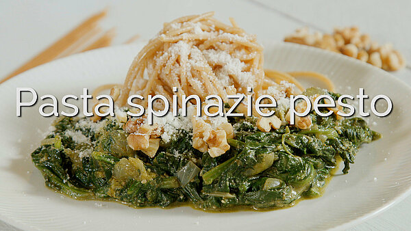 bord pasta spinazie pesto