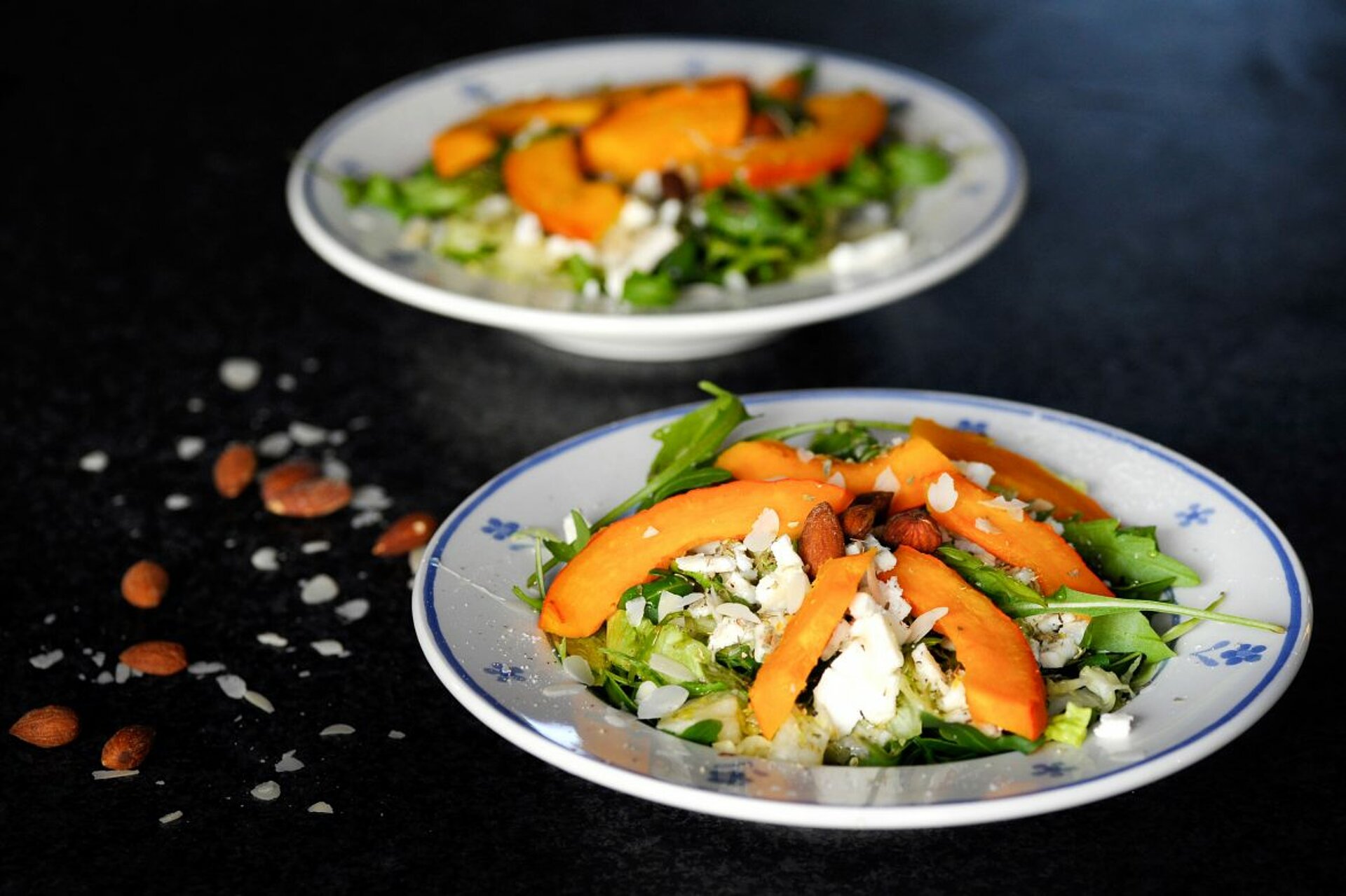 Pompoensalade met geroosterde amandelen
