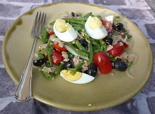 Salade Niçoise met makreel