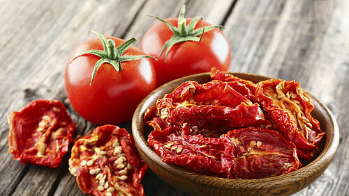 Hoe maak je gedroogde tomaten?