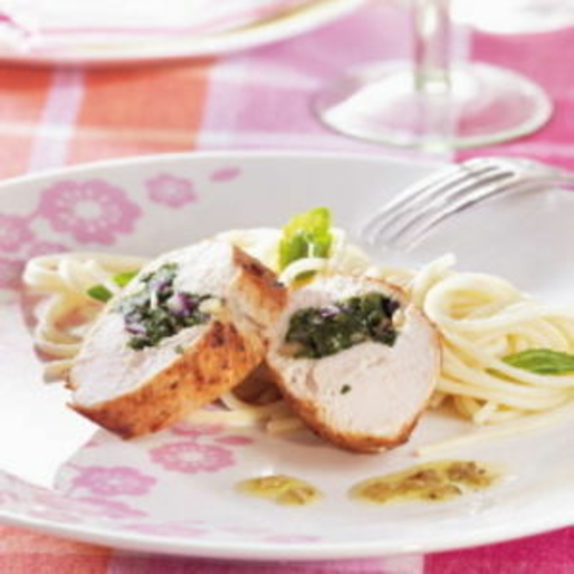 Gevulde kipfilet met pesto-olie