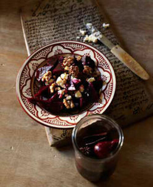 Salade van ingelegde bietjes met feta & walnoten Salade van ingelegde bietjes met feta & walnoten