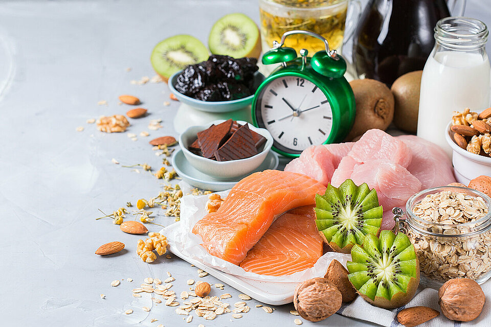 tafel vol voedende voedingsmiddelen