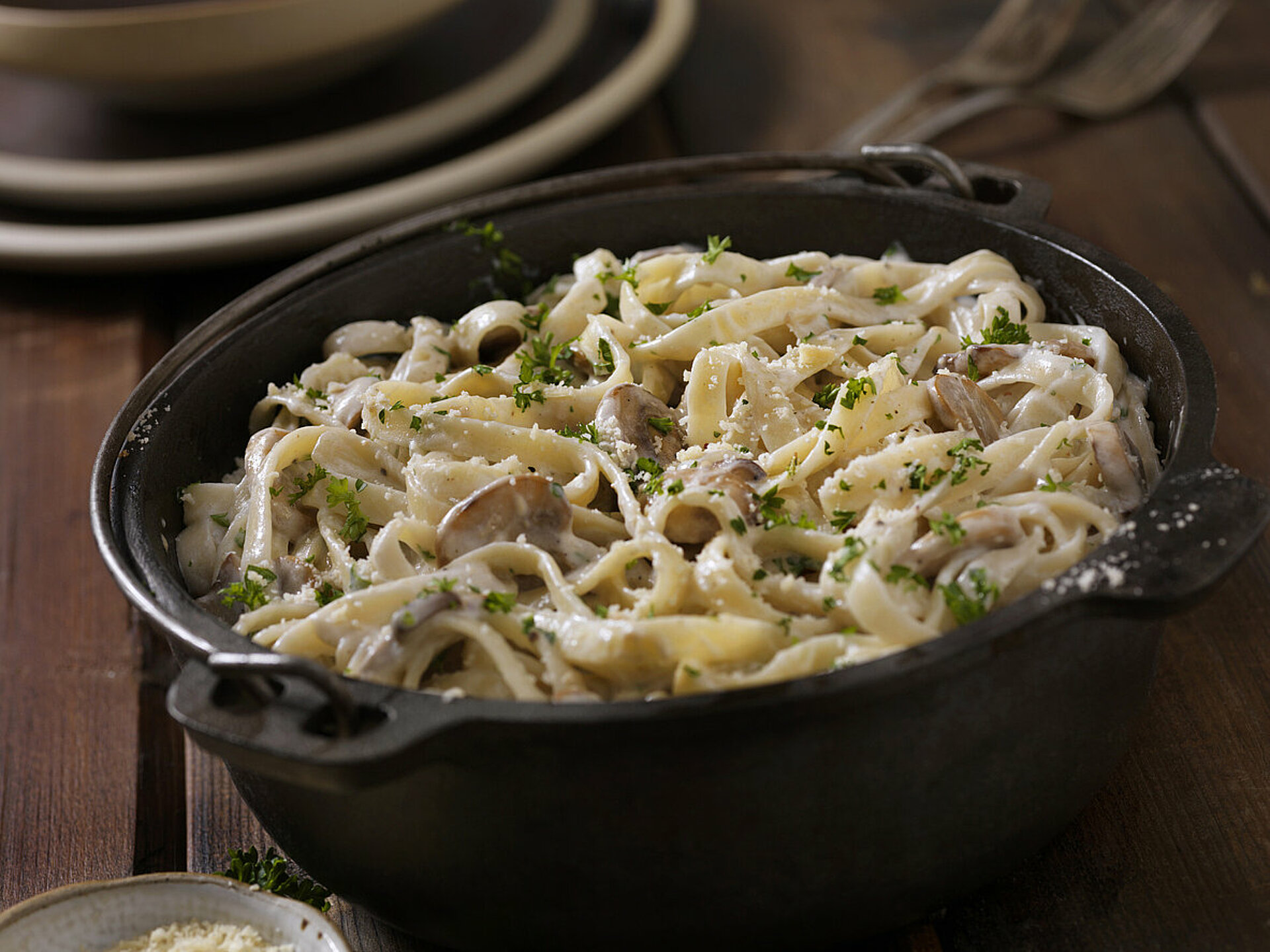Romige pasta met bleekselderij en oesterzwammen