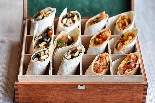mini burrito's met kip mini burrito's met kip