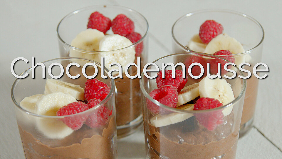 Glazen met chocolademousse