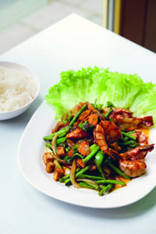 Kung Pad Nam Prik Pao