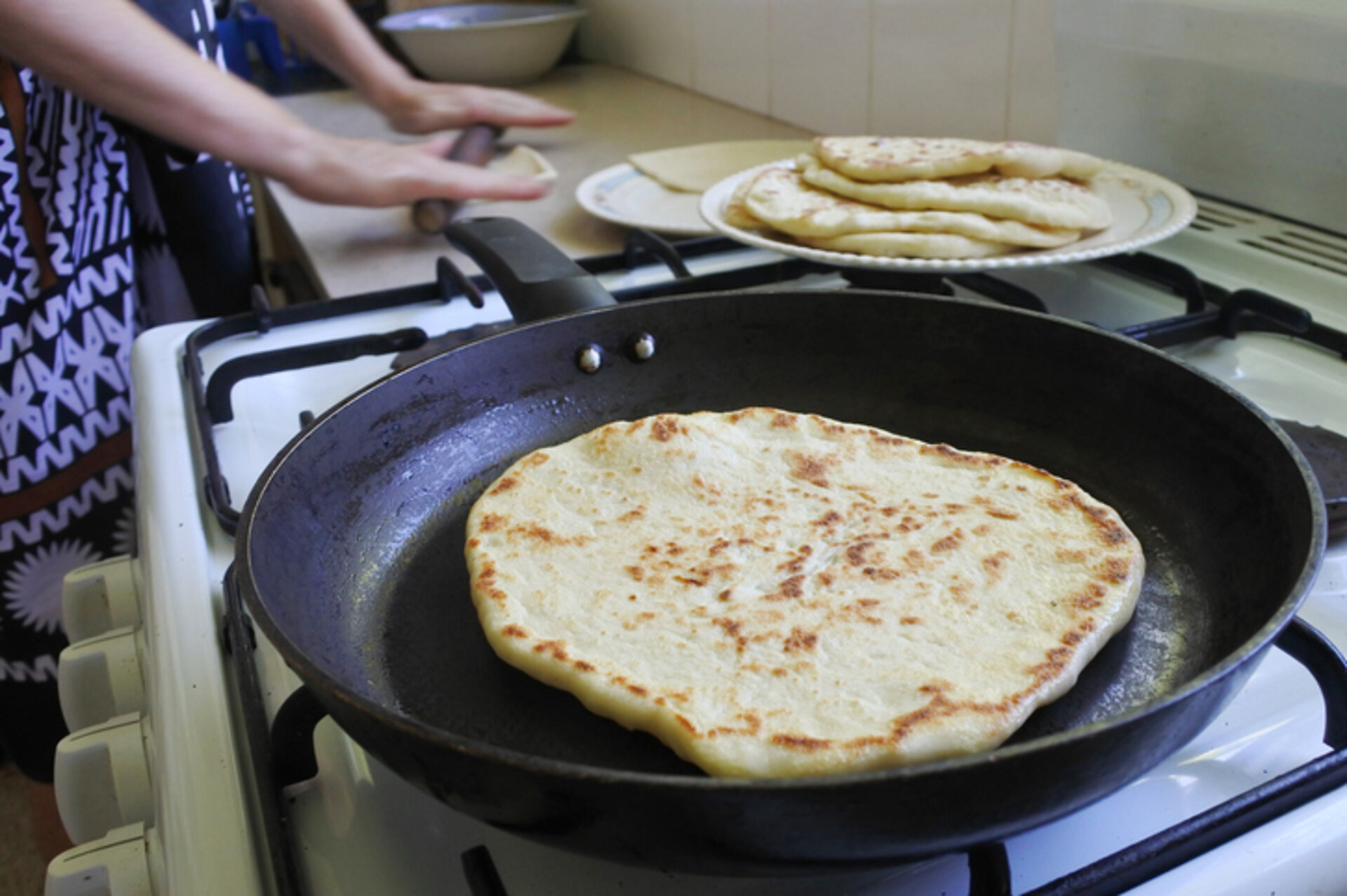 Platbrood uit de koekenpan Platbrood bakken in een koekenpan